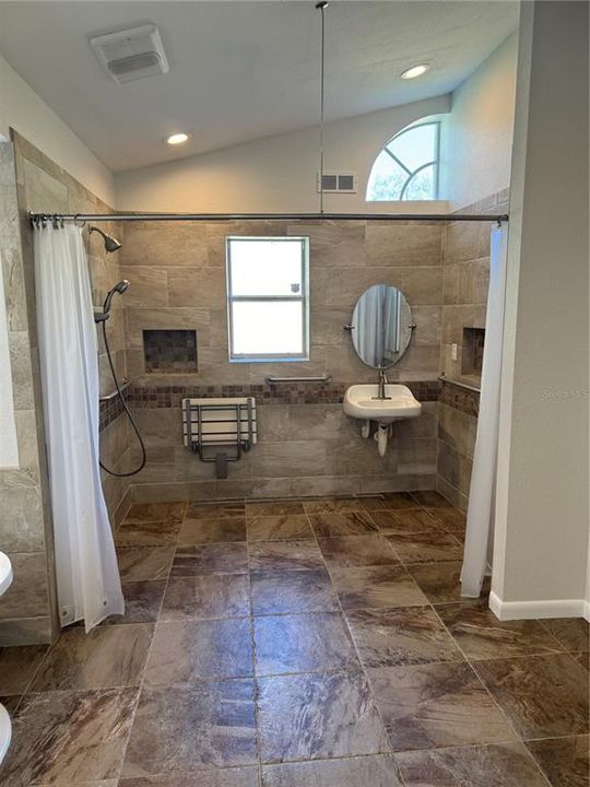 В аренду: $2,990 (3 спален, 2 ванн, 2490 Квадратных фут)