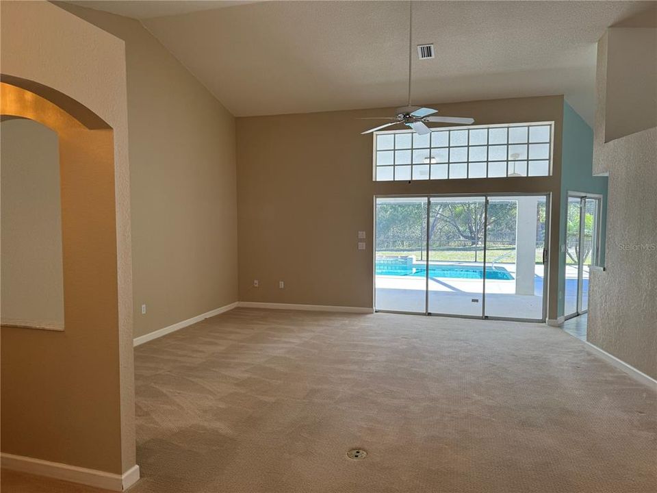 В аренду: $2,990 (3 спален, 2 ванн, 2490 Квадратных фут)