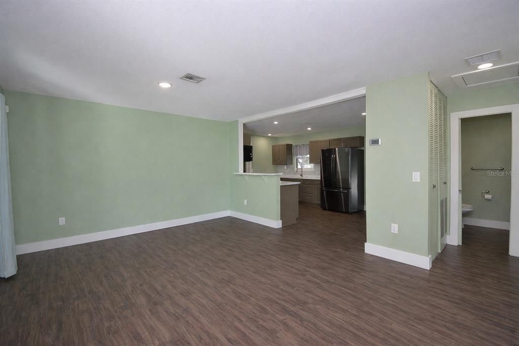 En Venta: $290,000 (3 camas, 2 baños, 1463 Pies cuadrados)