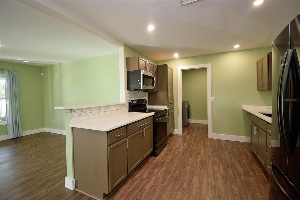 En Venta: $290,000 (3 camas, 2 baños, 1463 Pies cuadrados)