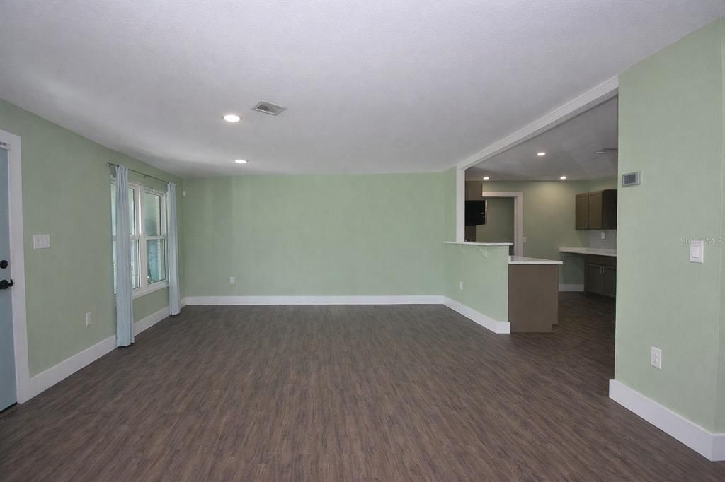 En Venta: $290,000 (3 camas, 2 baños, 1463 Pies cuadrados)