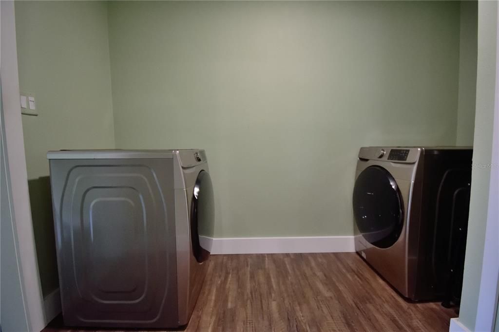 En Venta: $290,000 (3 camas, 2 baños, 1463 Pies cuadrados)