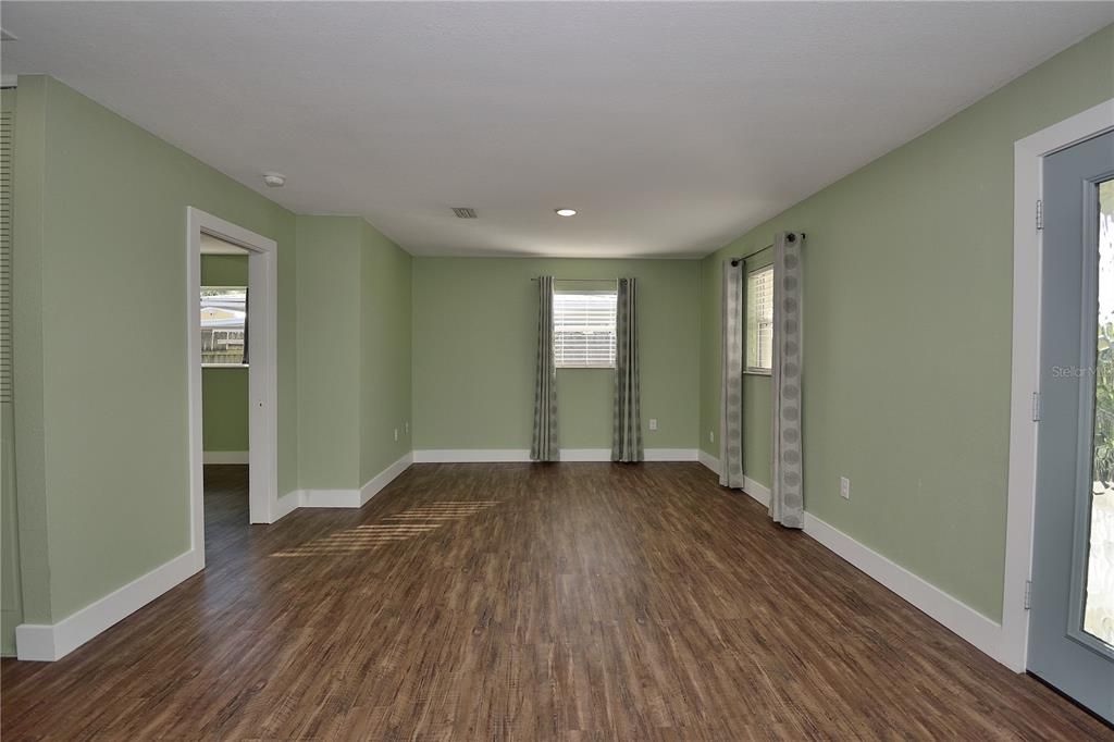 En Venta: $290,000 (3 camas, 2 baños, 1463 Pies cuadrados)