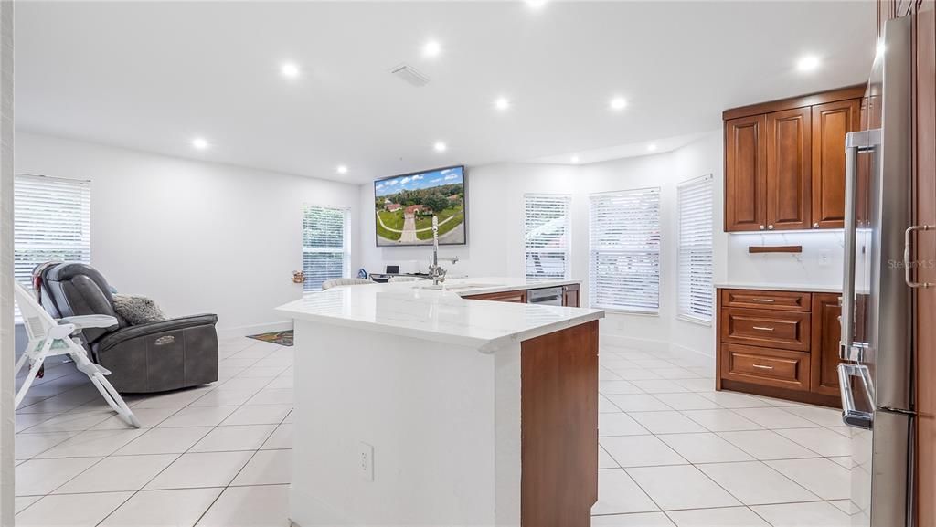 На продажу: $640,000 (3 спален, 2 ванн, 1970 Квадратных фут)