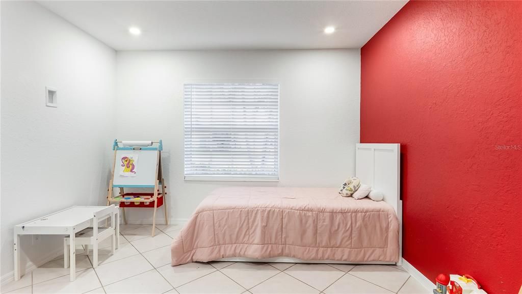 На продажу: $640,000 (3 спален, 2 ванн, 1970 Квадратных фут)