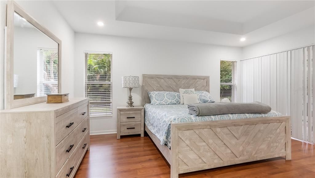 На продажу: $640,000 (3 спален, 2 ванн, 1970 Квадратных фут)