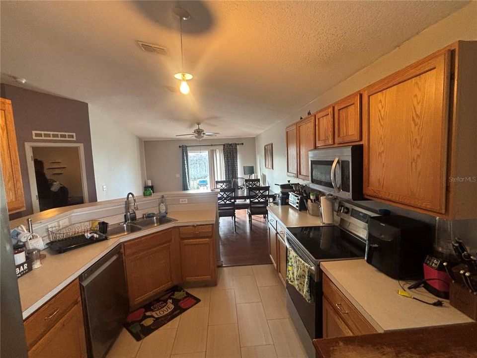 For Sale: $235,000 (3 beds, 2 baths, 1617 Square Feet)