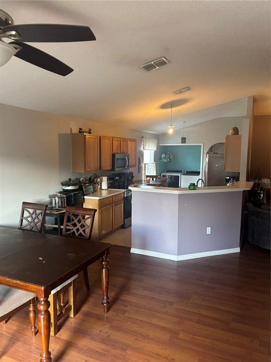 For Sale: $235,000 (3 beds, 2 baths, 1617 Square Feet)