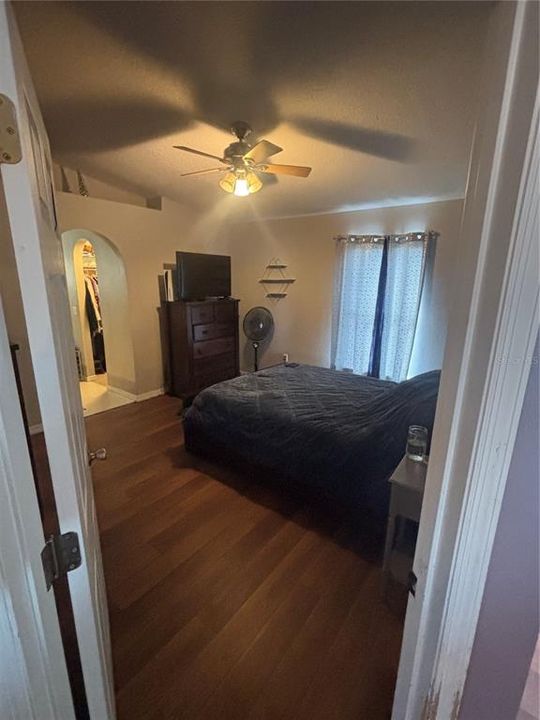 For Sale: $235,000 (3 beds, 2 baths, 1617 Square Feet)