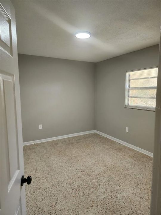 出租: $1,700 (2 贝兹, 1 浴室, 900 平方英尺)