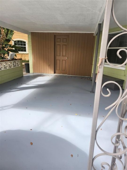 出租: $1,700 (2 贝兹, 1 浴室, 900 平方英尺)