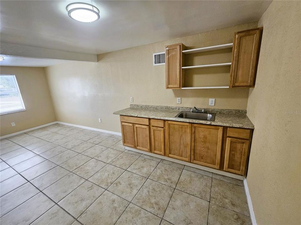 For Rent: $1,200 (1 beds, 1 baths, 539 Square Feet)