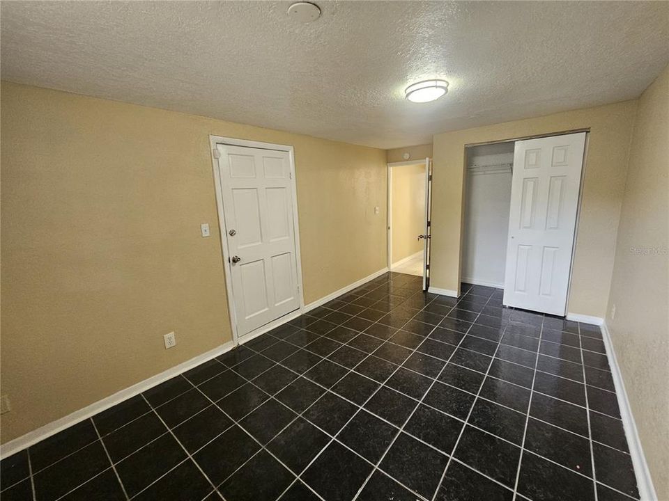 For Rent: $1,200 (1 beds, 1 baths, 539 Square Feet)