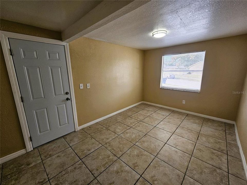 For Rent: $1,200 (1 beds, 1 baths, 539 Square Feet)