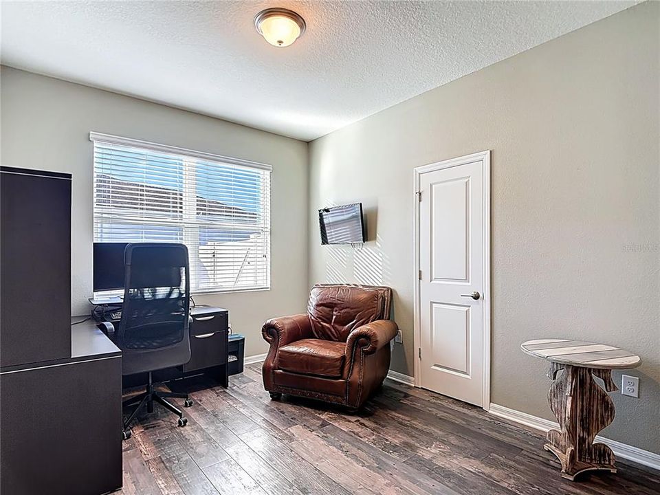 For Sale: $464,990 (2 beds, 2 baths, 1722 Square Feet)