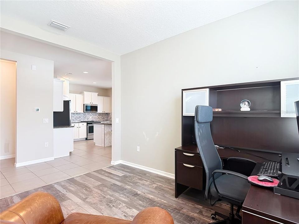 For Sale: $464,990 (2 beds, 2 baths, 1722 Square Feet)