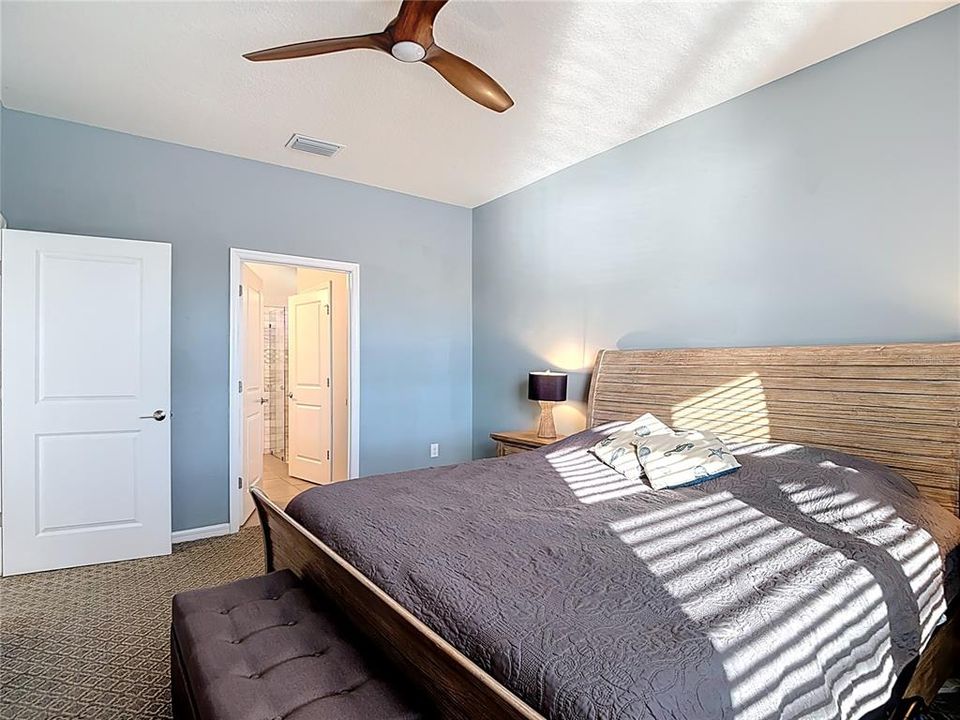 For Sale: $464,990 (2 beds, 2 baths, 1722 Square Feet)