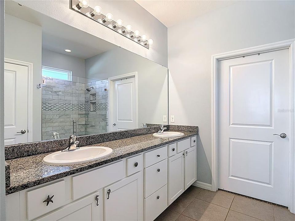 For Sale: $464,990 (2 beds, 2 baths, 1722 Square Feet)