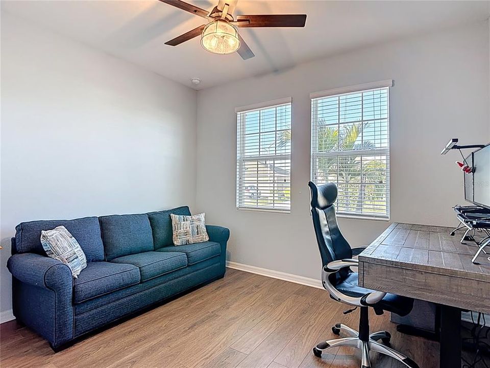 For Sale: $464,990 (2 beds, 2 baths, 1722 Square Feet)