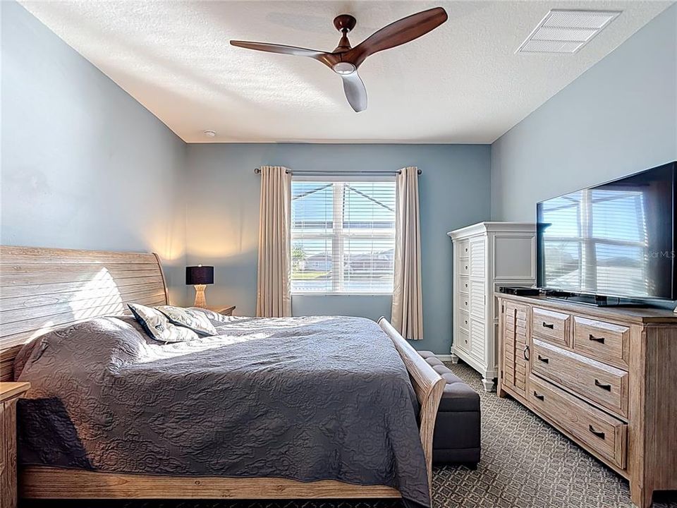 For Sale: $464,990 (2 beds, 2 baths, 1722 Square Feet)