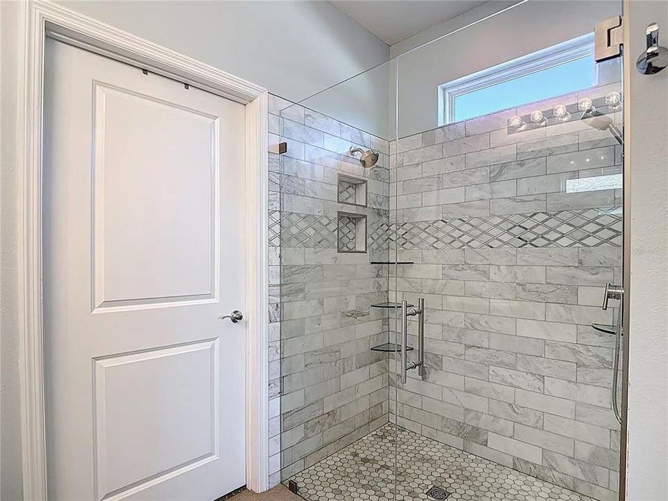 For Sale: $464,990 (2 beds, 2 baths, 1722 Square Feet)