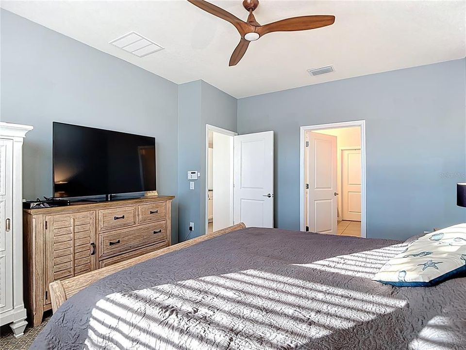 For Sale: $464,990 (2 beds, 2 baths, 1722 Square Feet)