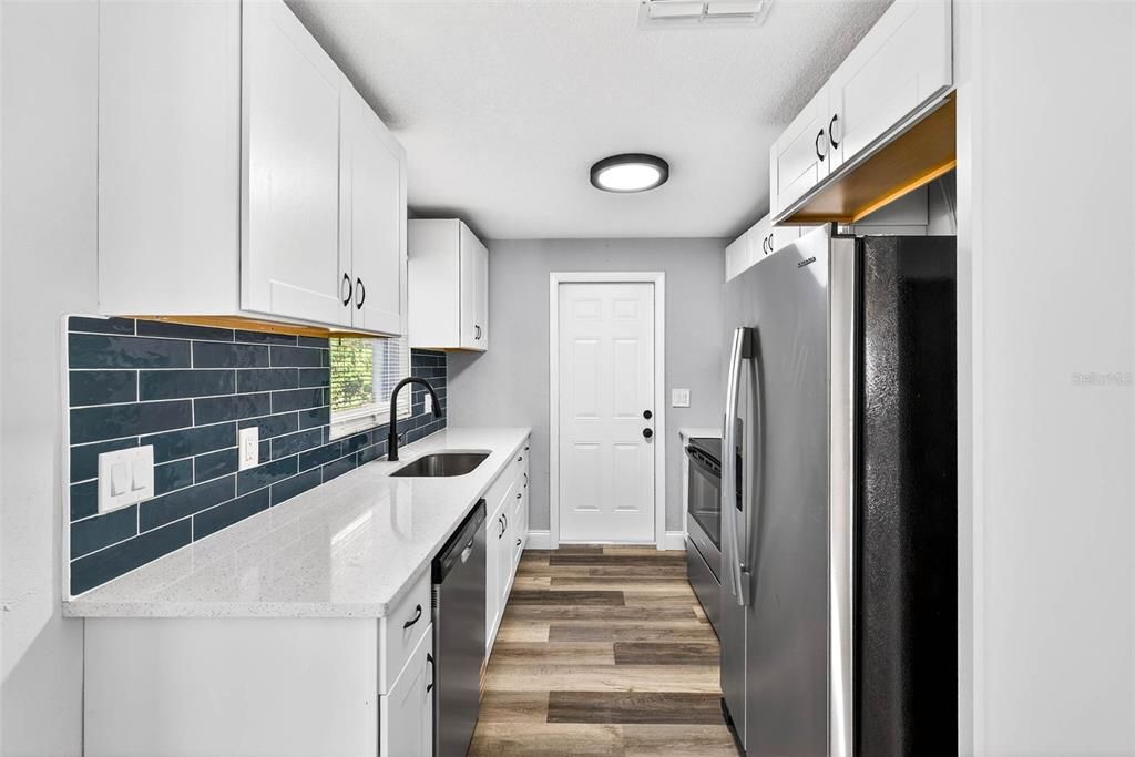 На продажу: $249,900 (3 спален, 1 ванн, 960 Квадратных фут)