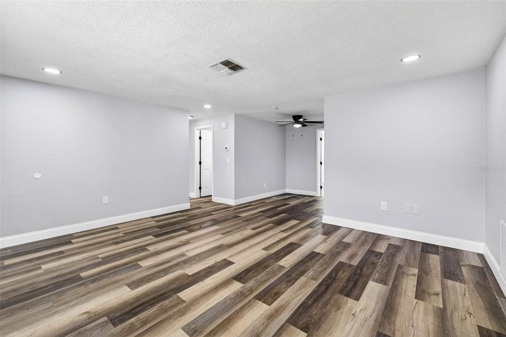 На продажу: $249,900 (3 спален, 1 ванн, 960 Квадратных фут)