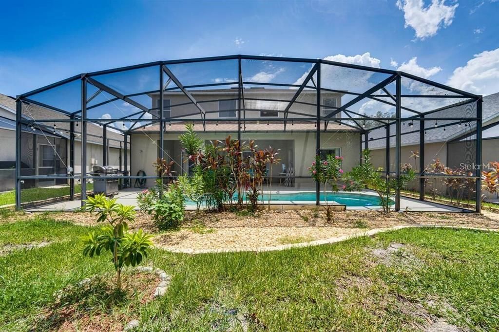 For Rent: $3,500 (6 beds, 3 baths, 2636 Square Feet)