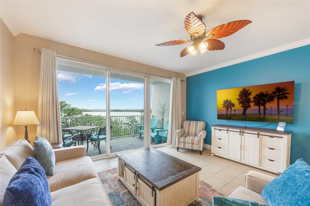 На продажу: $243,500 (1 спален, 2 ванн, 798 Квадратных фут)