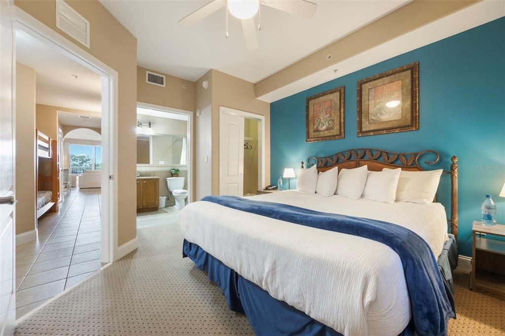 На продажу: $243,500 (1 спален, 2 ванн, 798 Квадратных фут)