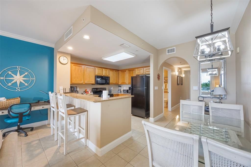 На продажу: $243,500 (1 спален, 2 ванн, 798 Квадратных фут)