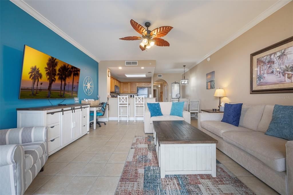 На продажу: $243,500 (1 спален, 2 ванн, 798 Квадратных фут)