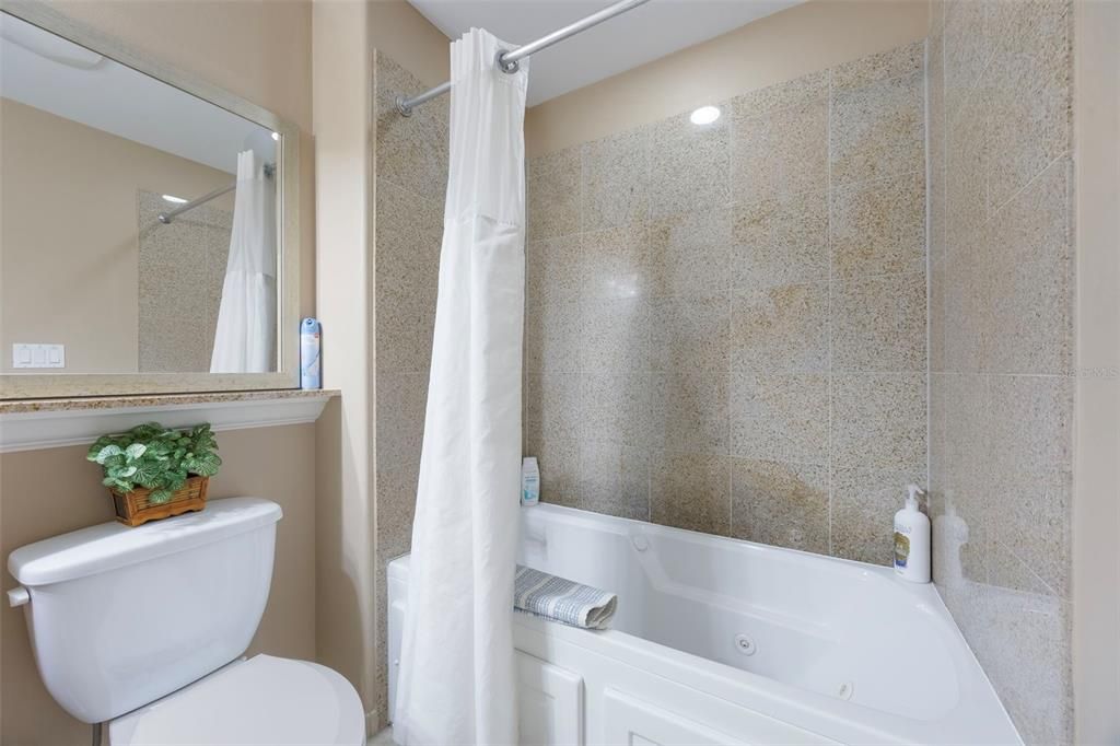 На продажу: $243,500 (1 спален, 2 ванн, 798 Квадратных фут)