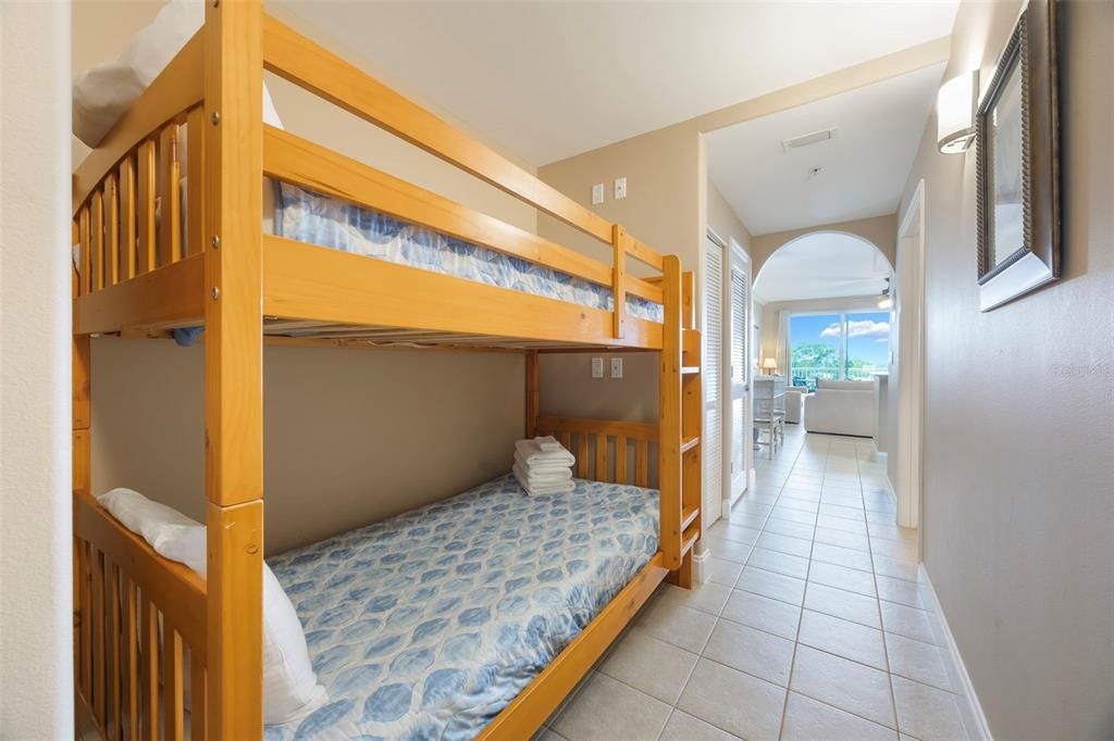 На продажу: $243,500 (1 спален, 2 ванн, 798 Квадратных фут)