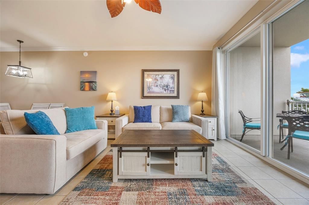 На продажу: $243,500 (1 спален, 2 ванн, 798 Квадратных фут)