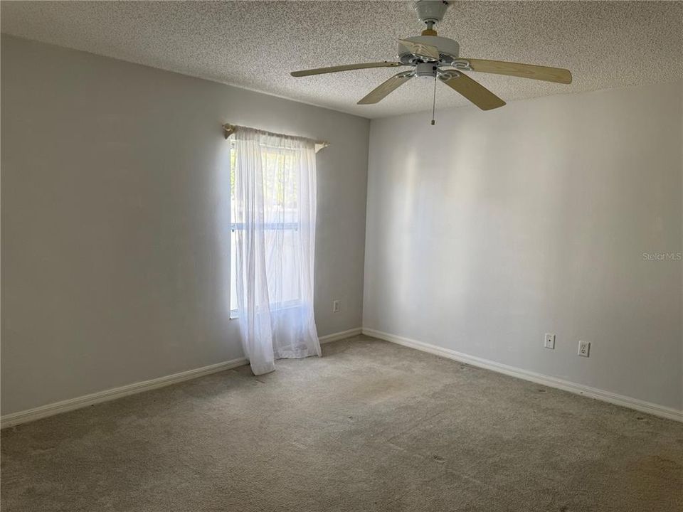 For Sale: $299,900 (2 beds, 2 baths, 1187 Square Feet)