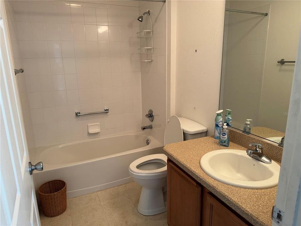 For Sale: $299,900 (2 beds, 2 baths, 1187 Square Feet)
