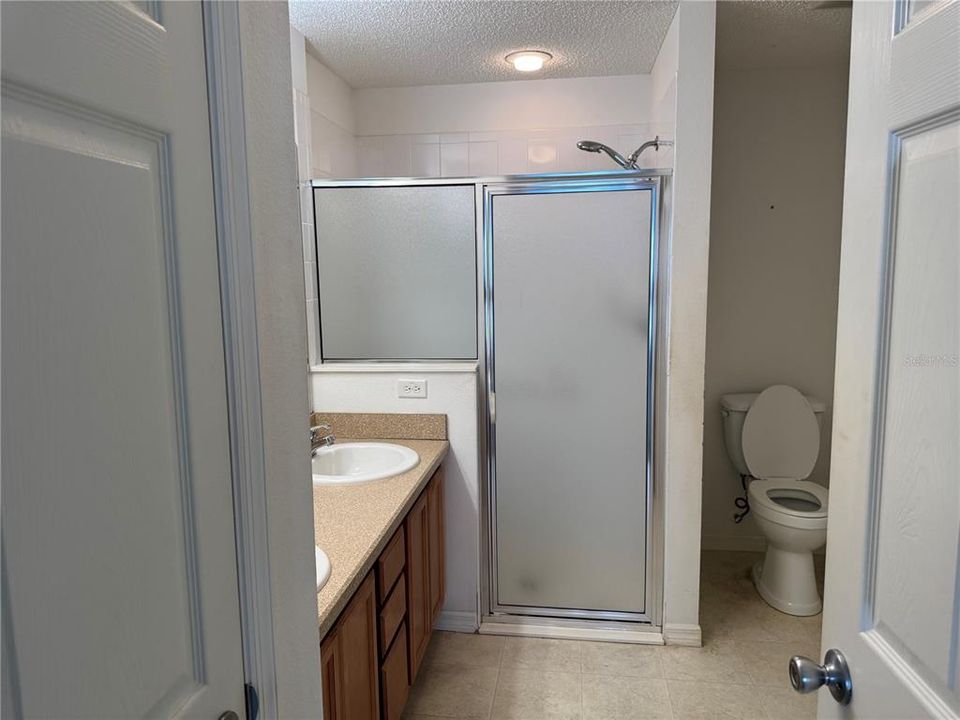 For Sale: $299,900 (2 beds, 2 baths, 1187 Square Feet)