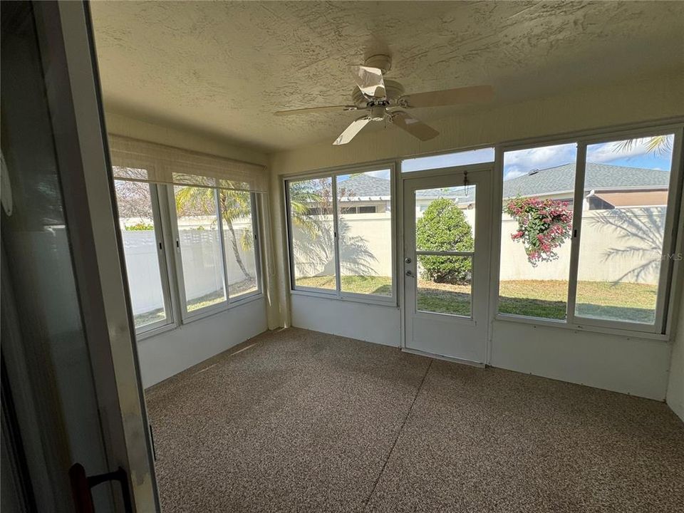 For Sale: $299,900 (2 beds, 2 baths, 1187 Square Feet)