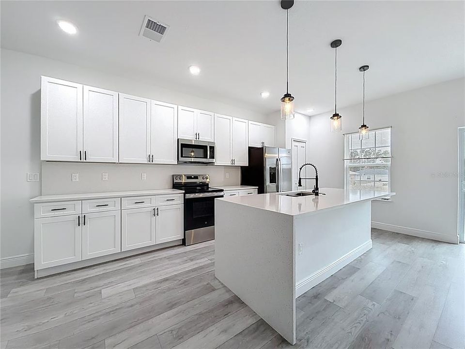 For Sale: $284,000 (4 beds, 2 baths, 1774 Square Feet)