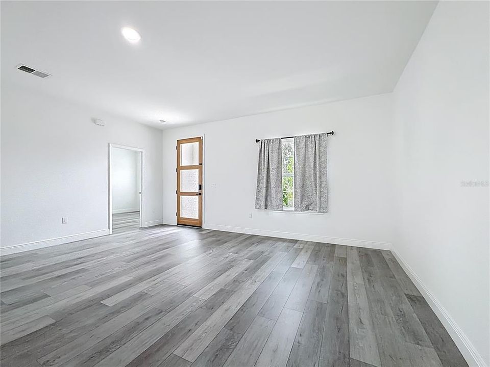 For Sale: $284,000 (4 beds, 2 baths, 1774 Square Feet)