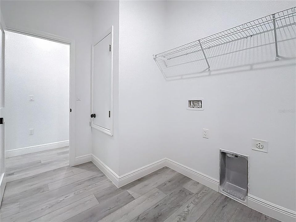 For Sale: $284,000 (4 beds, 2 baths, 1774 Square Feet)