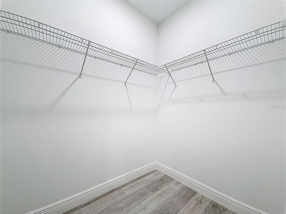 For Sale: $284,000 (4 beds, 2 baths, 1774 Square Feet)