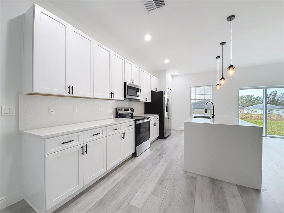 For Sale: $284,000 (4 beds, 2 baths, 1774 Square Feet)