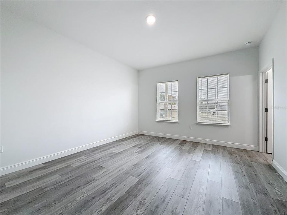 For Sale: $284,000 (4 beds, 2 baths, 1774 Square Feet)