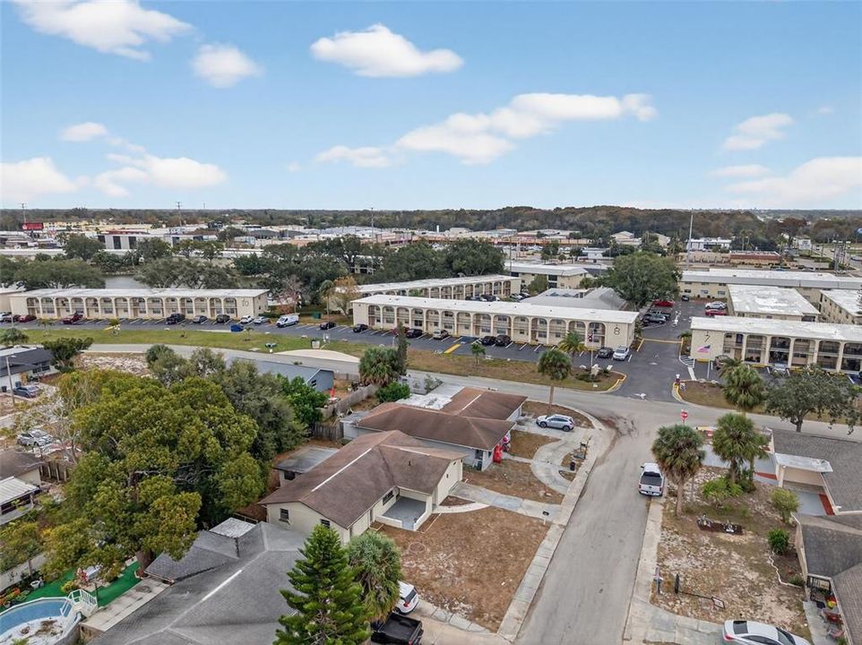 На продажу: $240,000 (2 спален, 2 ванн, 1140 Квадратных фут)