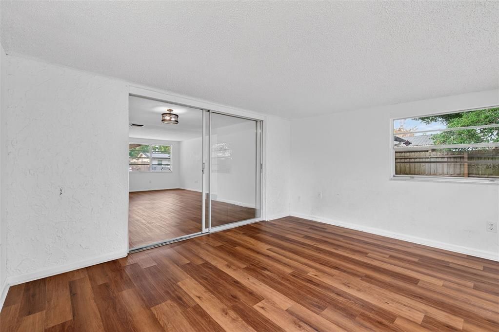 На продажу: $240,000 (2 спален, 2 ванн, 1140 Квадратных фут)