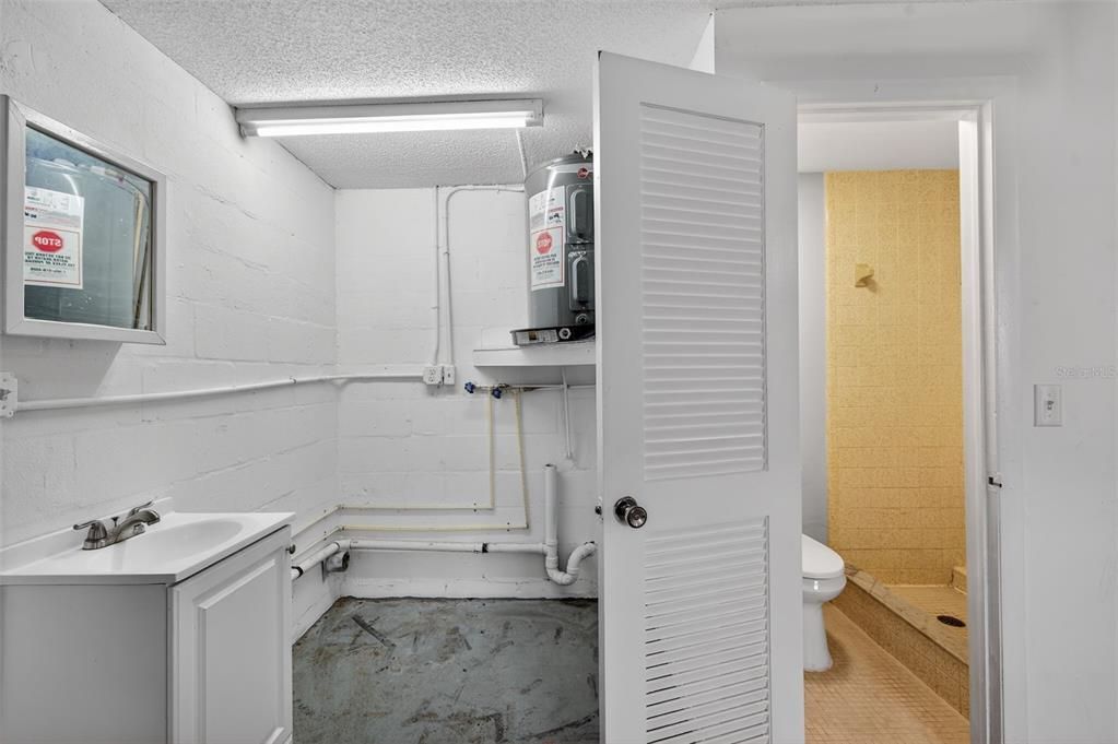 На продажу: $240,000 (2 спален, 2 ванн, 1140 Квадратных фут)