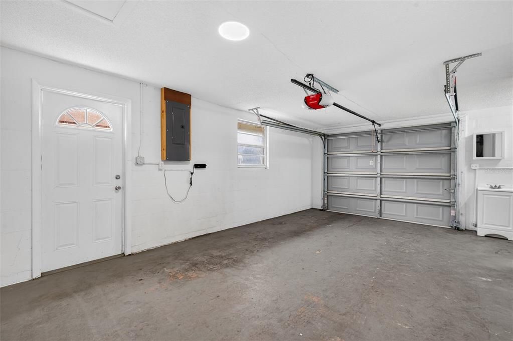 На продажу: $240,000 (2 спален, 2 ванн, 1140 Квадратных фут)